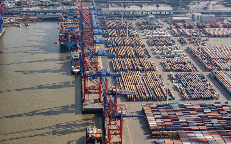 Port d'Hambourg - DANIEL REINHARDT / DPA / dpa Picture-Alliance via AFP