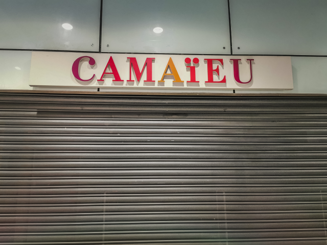 Les magasins de prêt à porter CAMAIEU ont fermé définitivement leurs portes de 1er octobre dernier (©Laurent GRANDGUILLOT/REA)