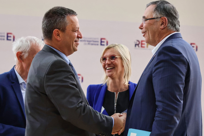 Luc Rémont, président-directeur général d'EDF, Agnès Pannier-Runacher, ministre de la Transition énergétique et Patrick Pouyanné, président-directeur général de TotalEnergies (Photo by Emmanuel Dunand / AFP)