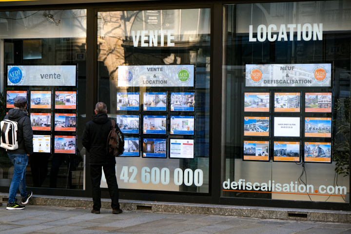 Agence immobilière. Photo par NICOLAS GUYONNET / HANS LUCAS / HANS LUCAS VIA AFP