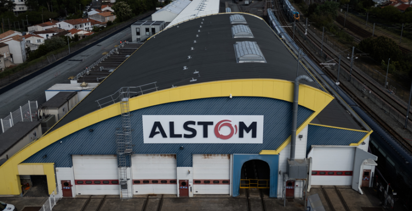 Le cours de l'action Alstom a chuté de près de 30 % le 17 avril 2026, moins d'une demi-heure après l'ouverture de la Bourse de Paris, suite à une révision à la baisse de ses objectifs de performance financière en raison de retards de livraison. AFP