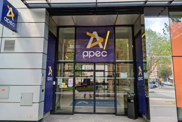 Siège de l'Apec. Photo par RICCARDO MILANI / HANS LUCAS / HANS LUCAS VIA AFP