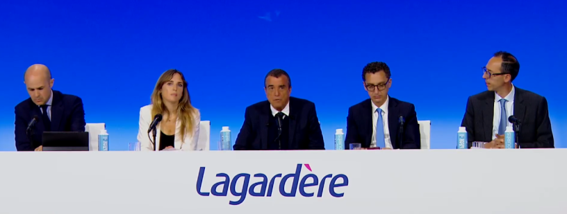De gauche à droite : Grégoire Castaing, directeur financier de Lagardère SA ; Pauline Hauwel, secrétaire générale ; Arnaud Lagardère, président-directeur général ; Maxime Saada, vice-président et Jean-Christophe Thiery, président-directeur Général de Louis Hachette Group et directeur général délégué de Hachette Livre