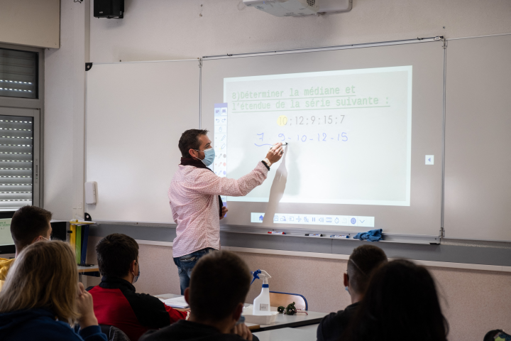 Les élèves retournent au collège de Rieumes (Haute-Garonne) en présentiel après le troisième confinement - ADRIEN NOWAK - Hans Lucas / Hans Lucas via AFP