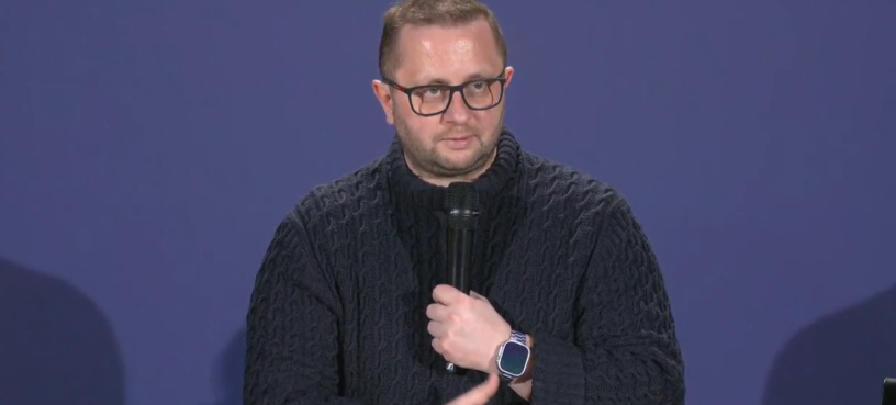 Octave Klaba, président-directeur général d'OVHcloud, lors de l'assemblée générale du groupe le 12 février 2025 à Roubaix. Crédits : AG d'OVHcloud