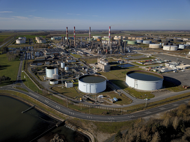 Raffinerie TotalEnergies de Grandpuits (©Laurent GRANDGUILLOT/REA)