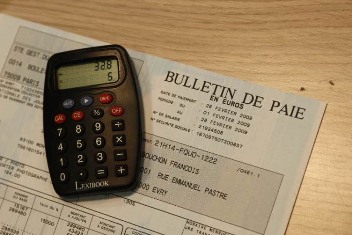 Bulletin de paie - rémunération - bonus - fiche- salaire - revenus - illustration