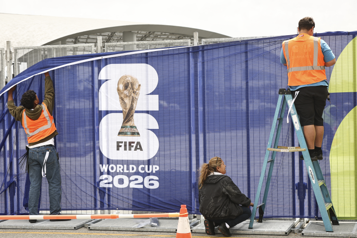 Préparatifs pour la Coupe du monde. Photo par MICHAEL YANOW / NURPHOTO / NURPHOTO VIA AFP