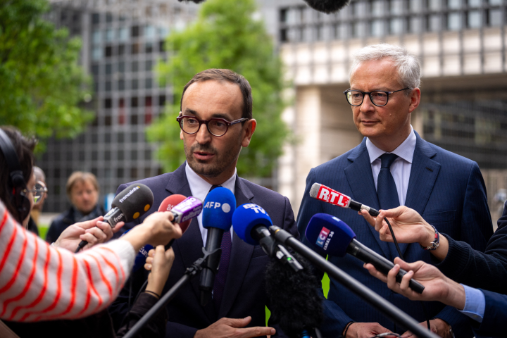 Thomas Cazenave, ministre délégué aux Comptes publics et Bruno Le Maire, ministre de l'Economie, des Finances et de la Souveraineté industrielle et numérique - Xose Bouzas / Hans Lucas / Hans Lucas via AFP