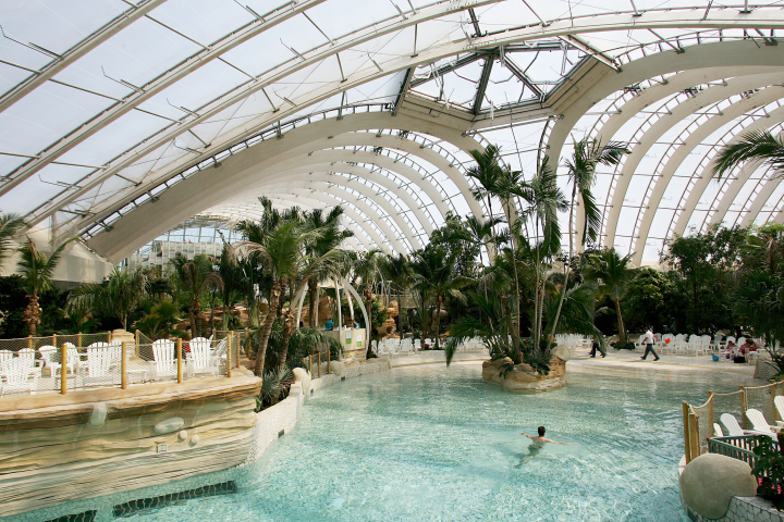 Domaine Center Parcs (©Fred MARVAUX/REA)