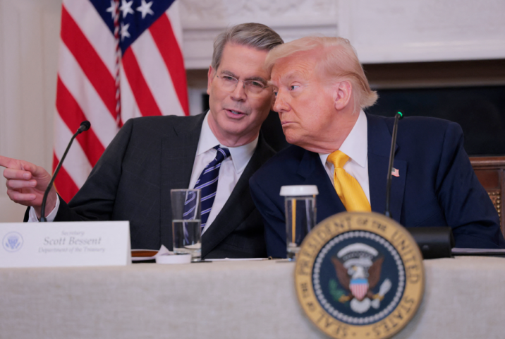 Scott Bessent, secrétaire au Trésor et Donald Trump, président des Etats-Unis - Anna Moneymaker / GETTY IMAGES NORTH AMERICA / Getty Images via AFP