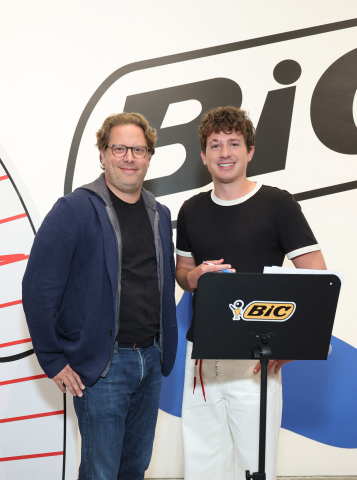 Gonzalve Bich (à gauche), le directeur général de Bic, va quitter l'entreprise familiale - AFP