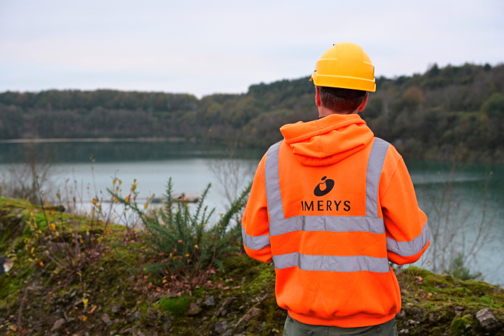 Projet d'extension de la carrière d'Imerys d'andalousite, un minerai utilisé dans la fabrication de matériaux réfractaires - Photo by Damien MEYER / AFP