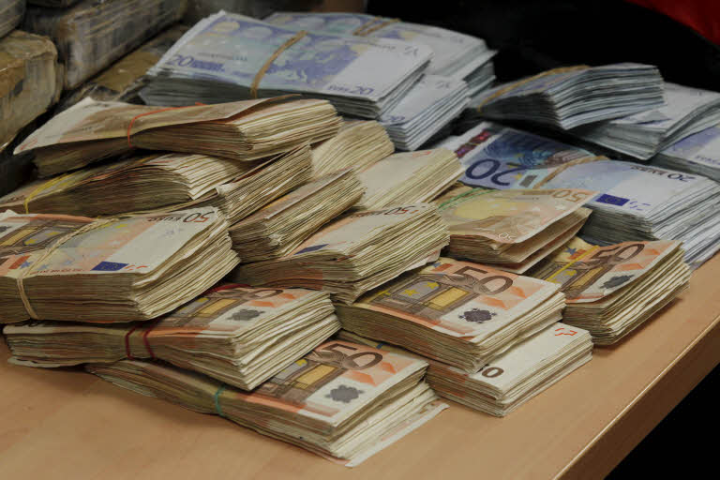 Billets - trafic - argent - fraude - évasion fiscale
