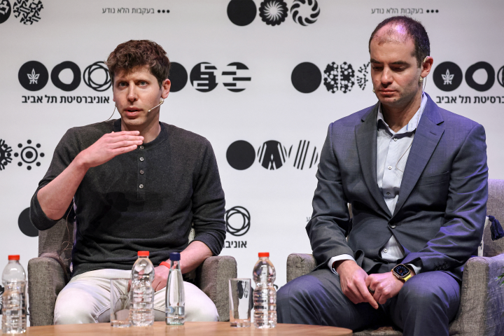 Sam Altman et Ilya Sutskever (Photo by JACK GUEZ / AFP)